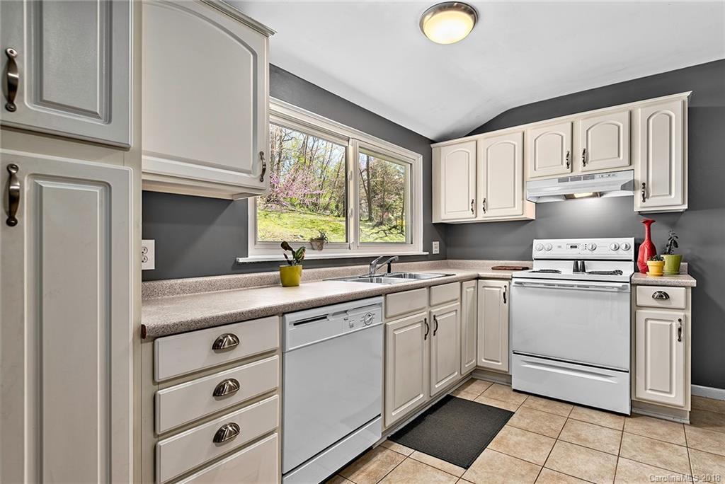 7 Clearbrook Road Asheville, NC 28805 - Photo 6 of 17 Gallery Image 6