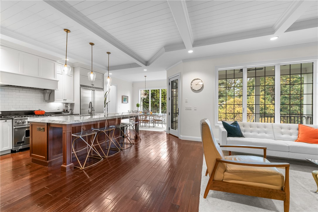 81 Valentine Circle Warwick, RI 02886 - Photo 16 of 49