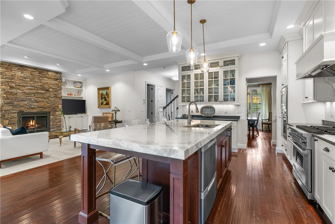 81 Valentine Circle Warwick, RI 02886 - Photo 18 of 49