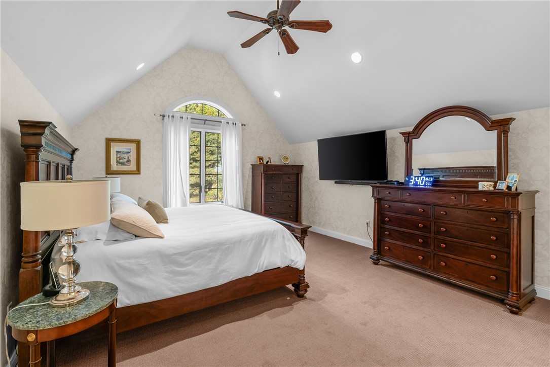 81 Valentine Circle Warwick, RI 02886 - Photo 33 of 49