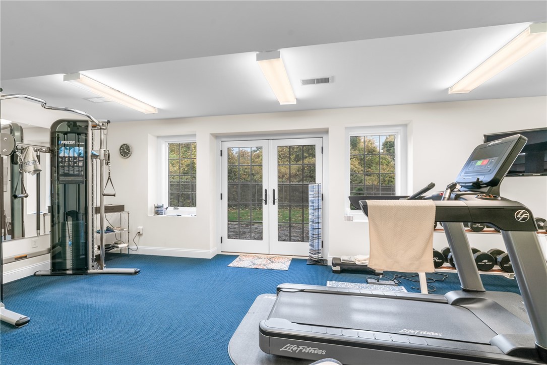 81 Valentine Circle Warwick, RI 02886 - Photo 42 of 49