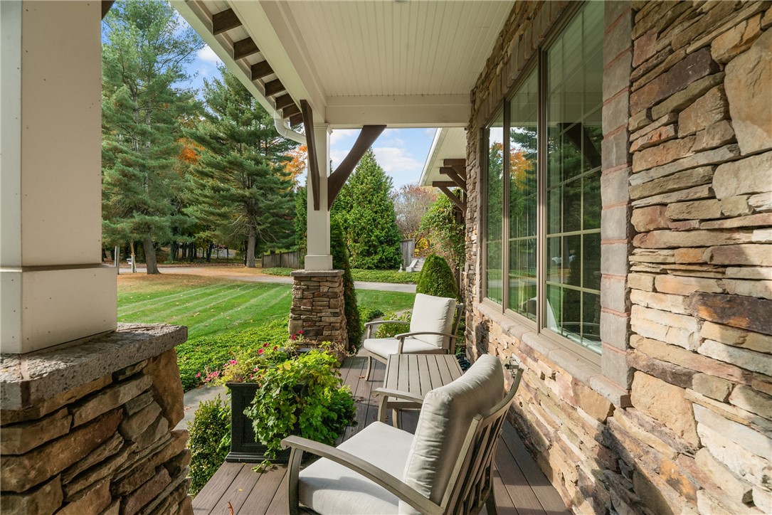 81 Valentine Circle Warwick, RI 02886 - Photo 6 of 49