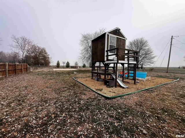 $170,000 | 829 East Jefferson Street, Ashley, IL 62808