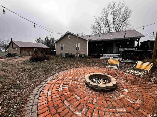 $170,000 | 829 East Jefferson Street, Ashley, IL 62808