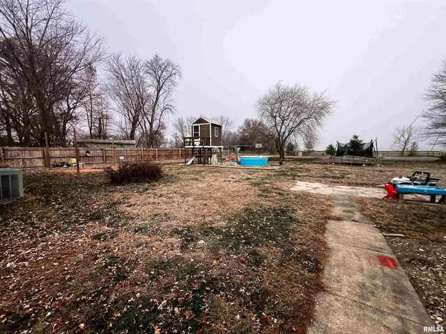 $170,000 | 829 East Jefferson Street, Ashley, IL 62808