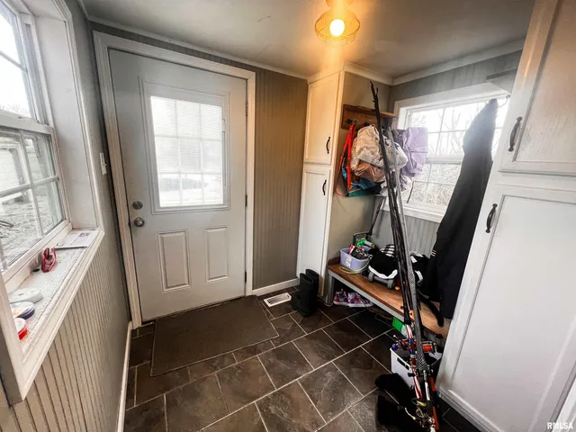 $170,000 | 829 East Jefferson Street, Ashley, IL 62808