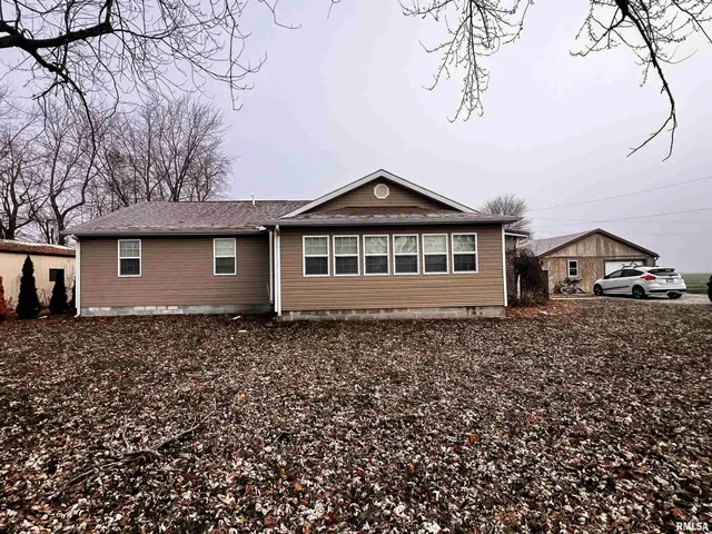 $170,000 | 829 East Jefferson Street, Ashley, IL 62808
