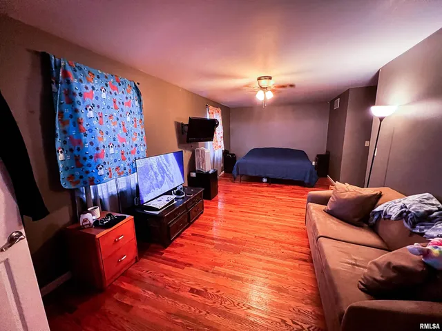 $170,000 | 829 East Jefferson Street, Ashley, IL 62808