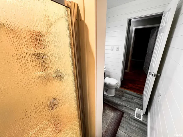 $170,000 | 829 East Jefferson Street, Ashley, IL 62808