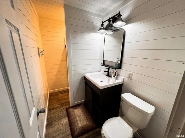 $170,000 | 829 East Jefferson Street, Ashley, IL 62808