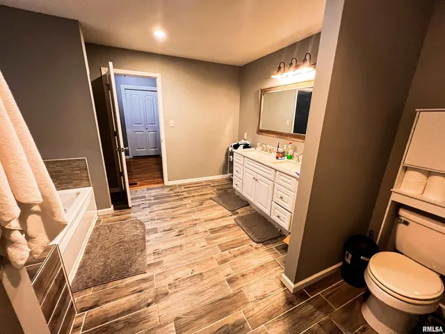 $170,000 | 829 East Jefferson Street, Ashley, IL 62808