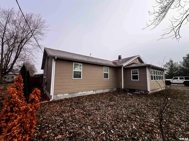 $170,000 | 829 East Jefferson Street, Ashley, IL 62808