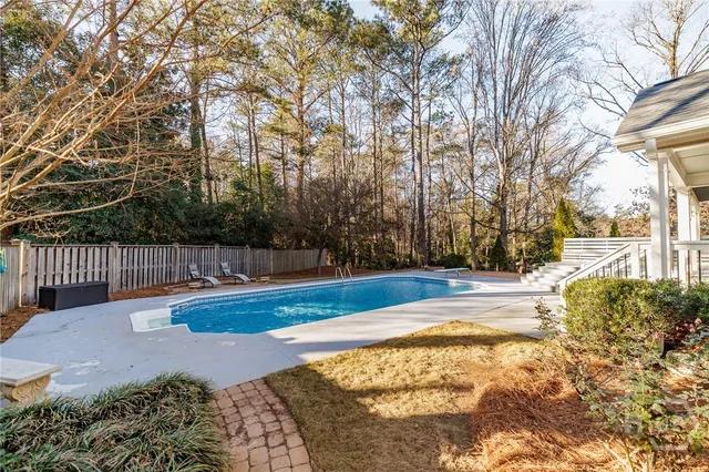$750,000 | 301 Skyline Parkway, Athens, GA 30606