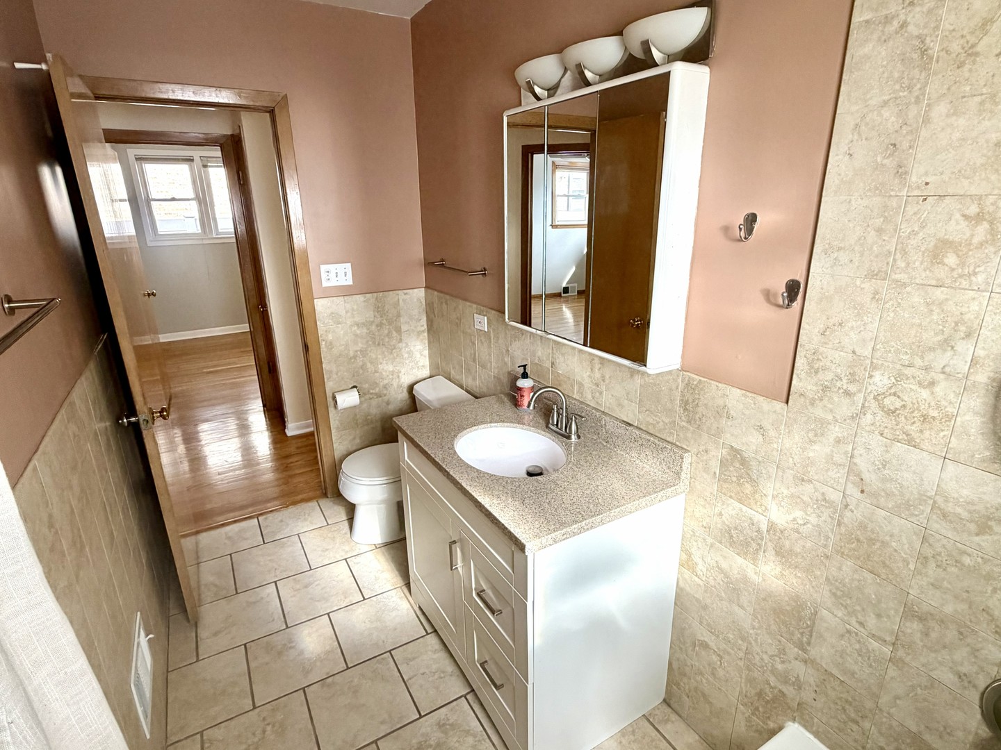 8032 Wisner Street Niles, IL 60714 - Photo 7 of 22