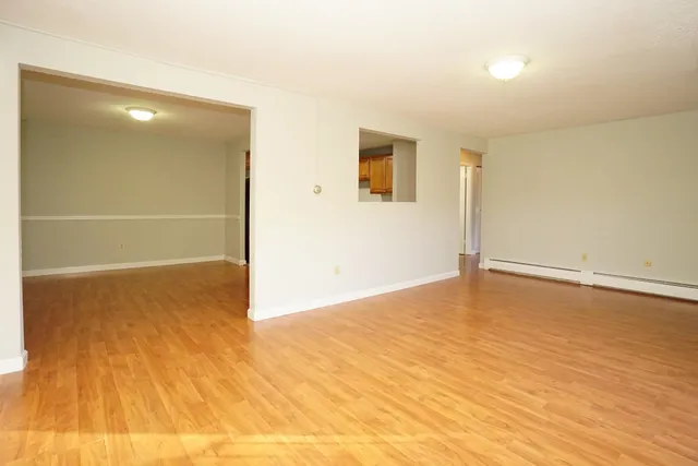 $1,750 | 109 English Village Road, Unit 201, Manchester, NH 03102