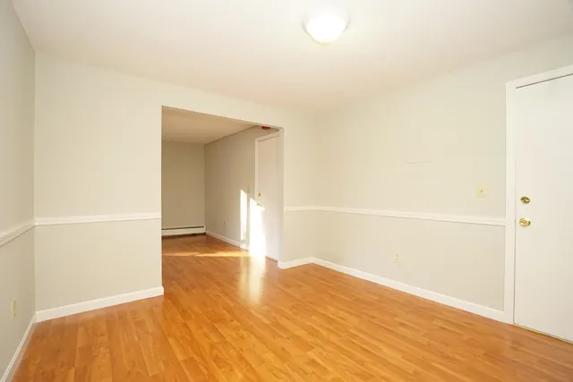 $1,750 | 109 English Village Road, Unit 201, Manchester, NH 03102