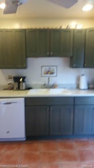 202 Shadowlawn Street Inkster, MI 48141 - Photo 8 of 22 20150928_154331.jpg