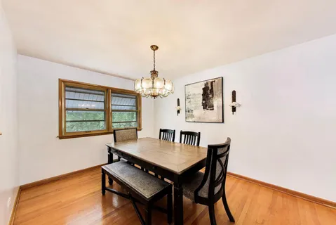 $350,000 | 1415 Busse Road, Mount Prospect, IL 60056