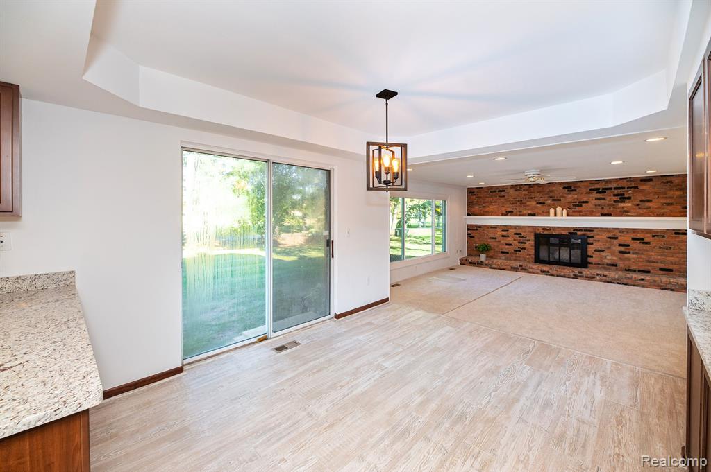 645 Lockmoore Court Rochester Hills, MI 48307 - Photo 16 of 56