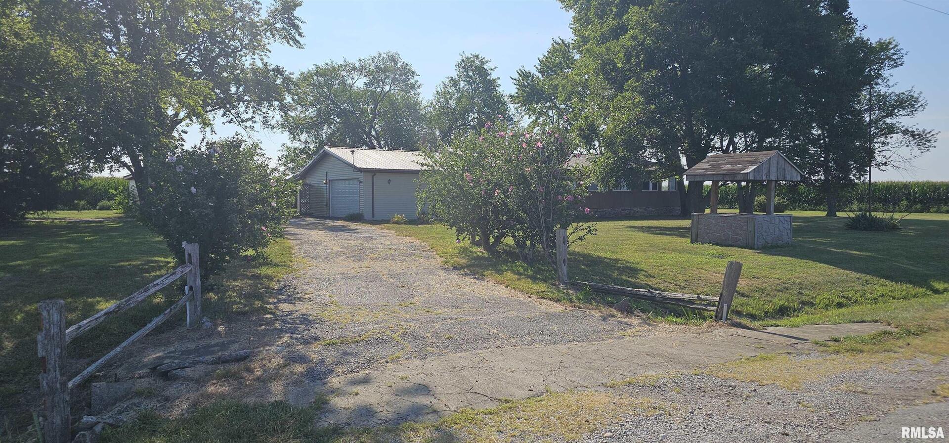 5274 Norton Road Odin, IL 62870 - Photo 3 of 33