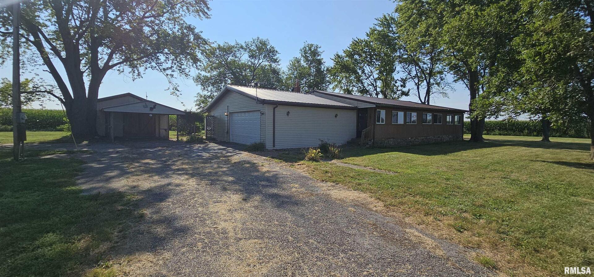 5274 Norton Road Odin, IL 62870 - Photo 5 of 33