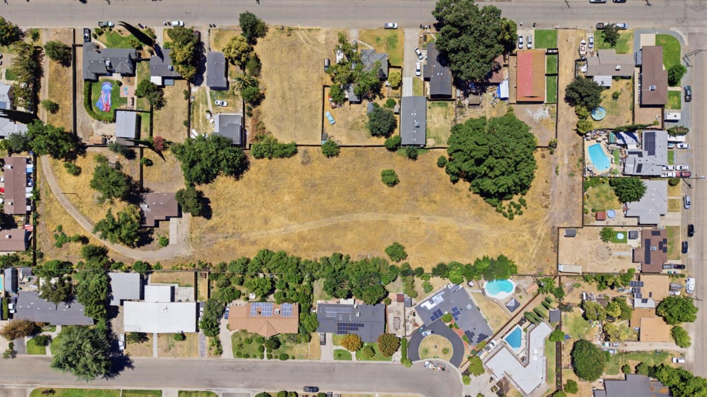 874 Hansen Avenue Merced, CA 95340 - Photo 2 of 28
