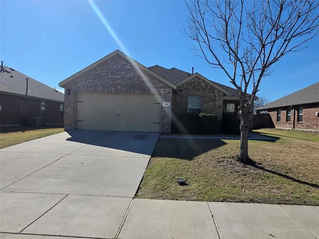 $2,400 | 237 Thoroughbred Street, Waxahachie, TX 75165