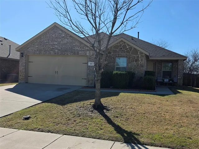 $2,400 | 237 Thoroughbred Street, Waxahachie, TX 75165