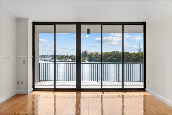 $10,500 | 1000 Venetian Way, Unit 301, Miami, FL 33139