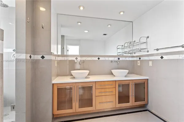 $10,500 | 1000 Venetian Way, Unit 301, Miami, FL 33139