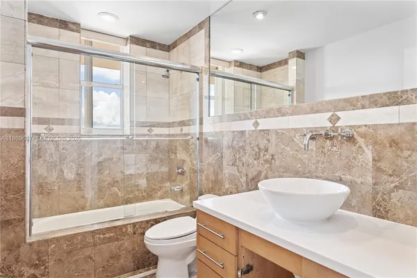 $10,500 | 1000 Venetian Way, Unit 301, Miami, FL 33139