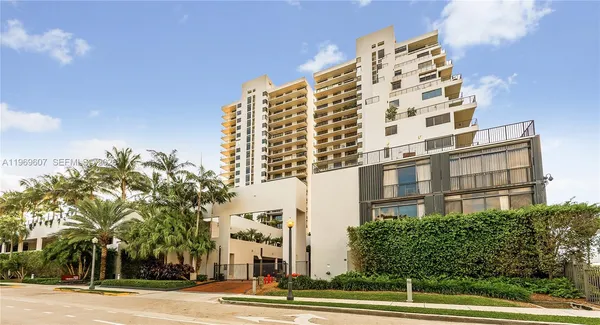 $10,500 | 1000 Venetian Way, Unit 301, Miami, FL 33139