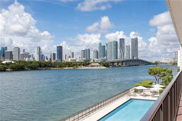 $10,500 | 1000 Venetian Way, Unit 301, Miami, FL 33139