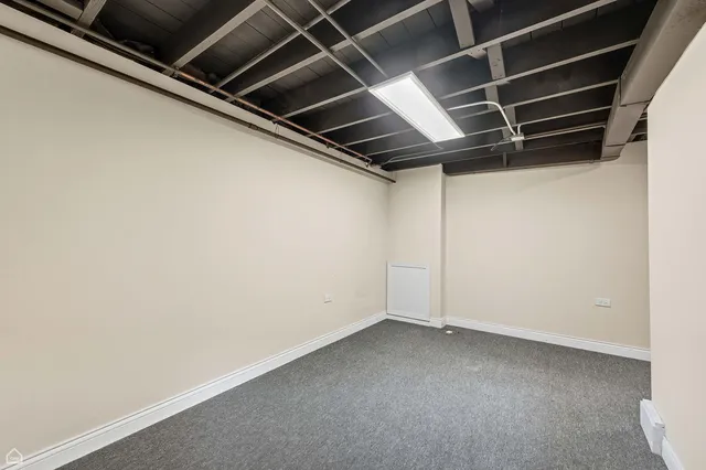 a view of utility room