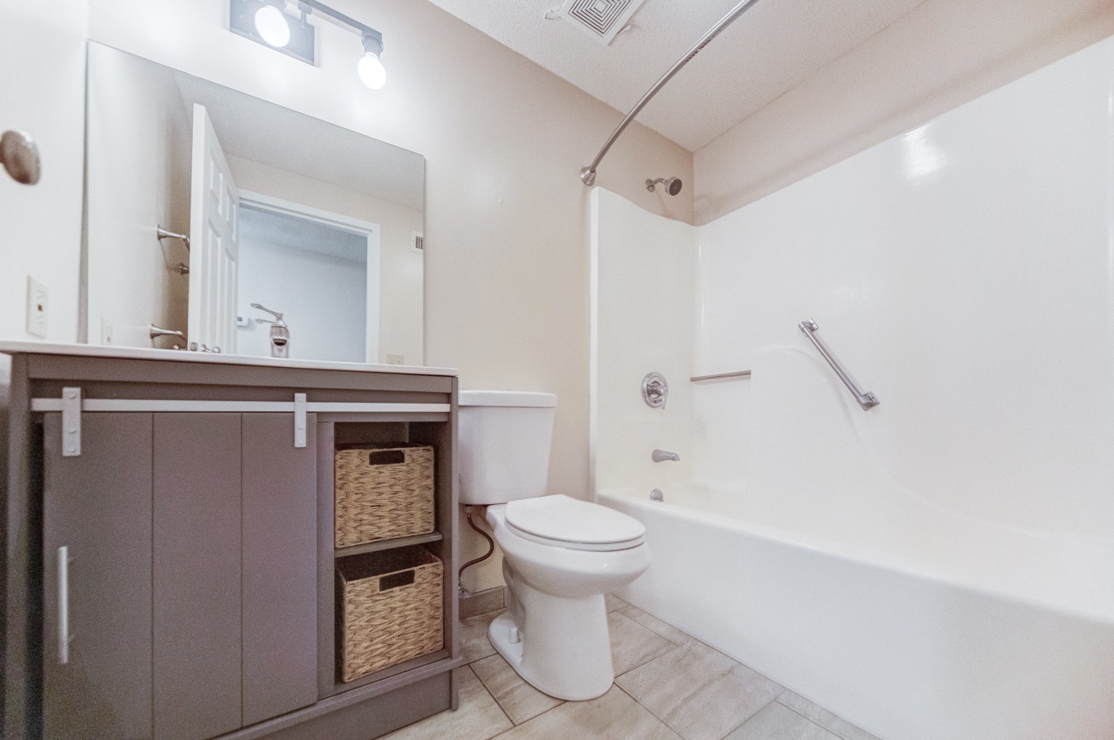 200 Sanders Ferry Road, Unit 1209 Hendersonville, TN 37075 - Photo 12 of 27 a bathroom with a toilet and a sink