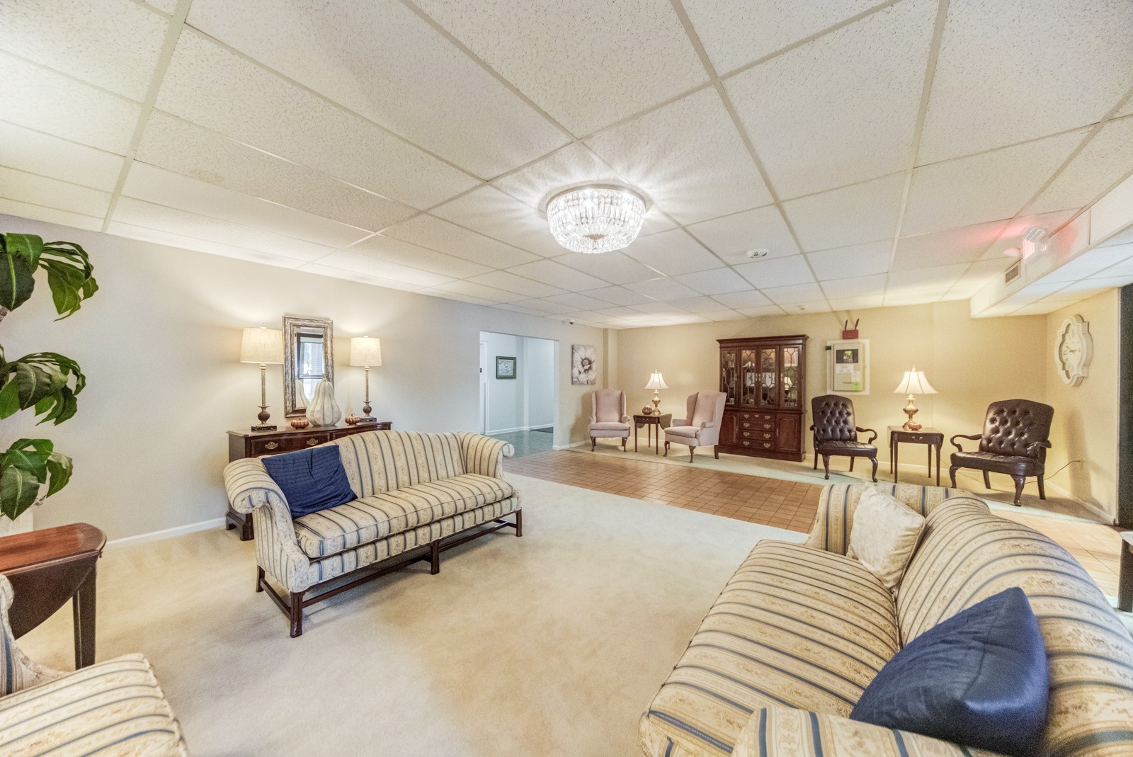 200 Sanders Ferry Road, Unit 1209 Hendersonville, TN 37075 - Photo 23 of 27 a living room with furniture and a couch