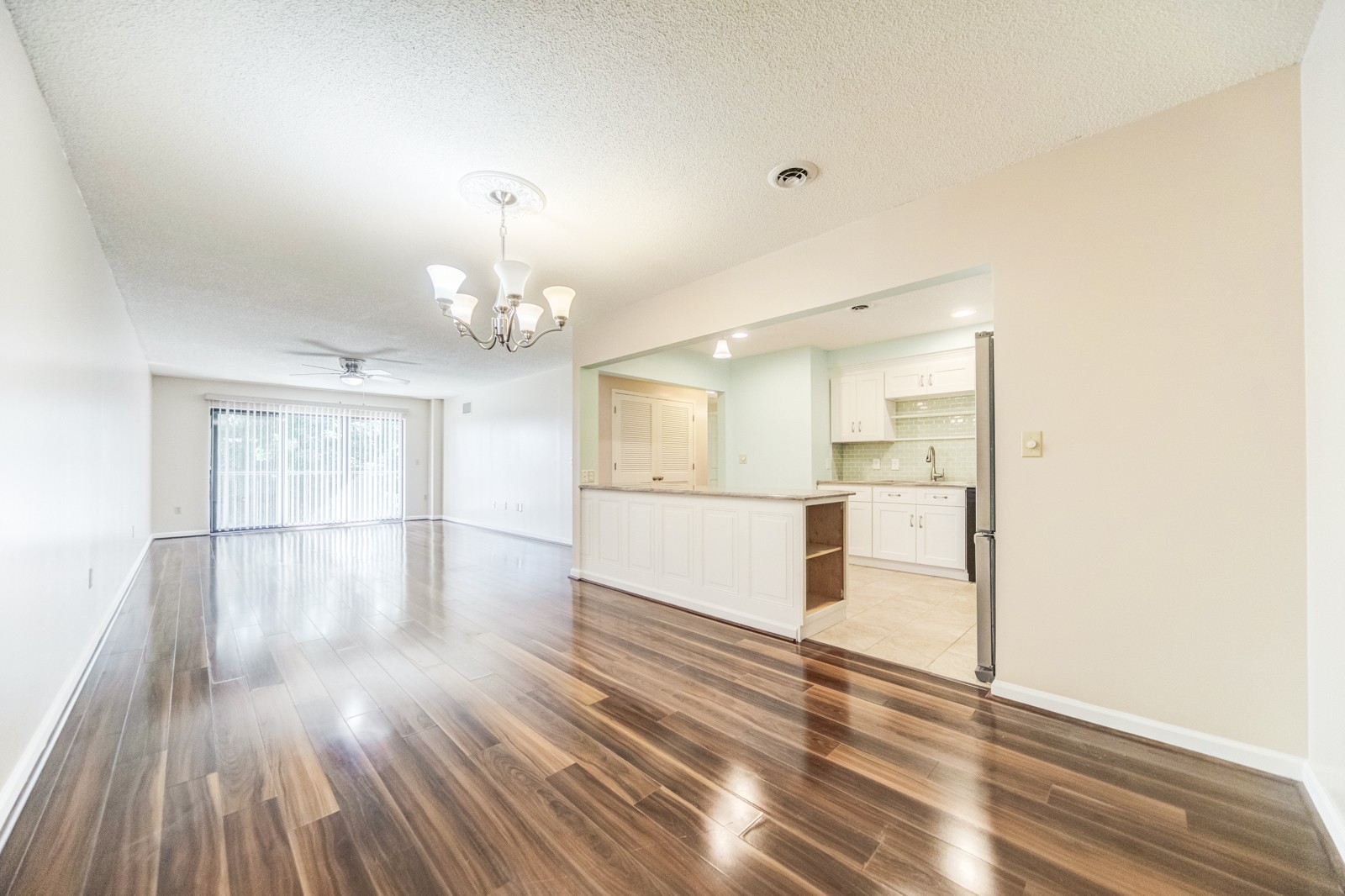 200 Sanders Ferry Road, Unit 1209 Hendersonville, TN 37075 - Photo 5 of 27 a view of a kitchen with wooden floor and a kitchen
