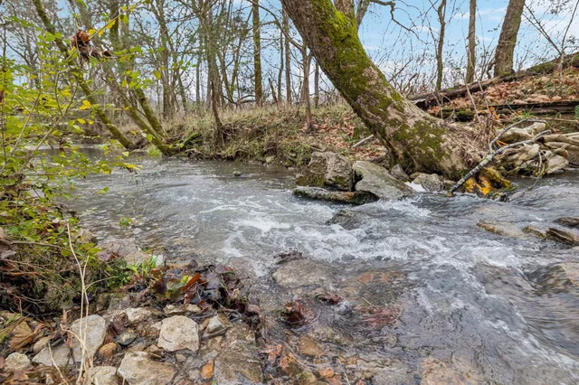 a picture of a cabinet