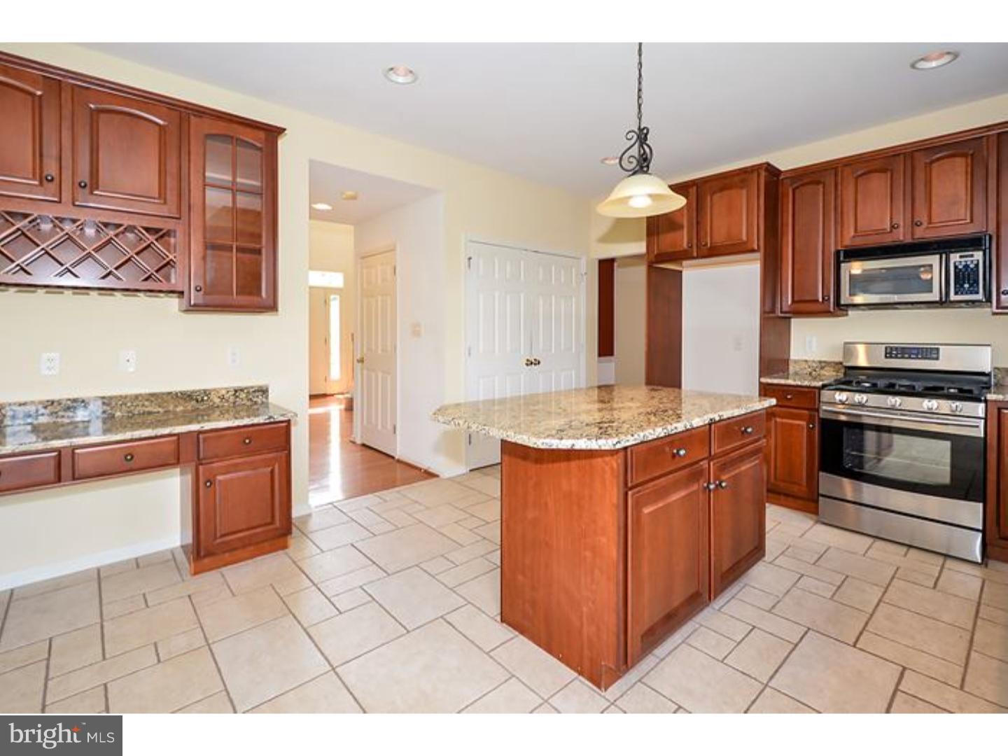 1998 Knight Road Green Lane, PA 18054 - Photo 5 of 25 Kitchen