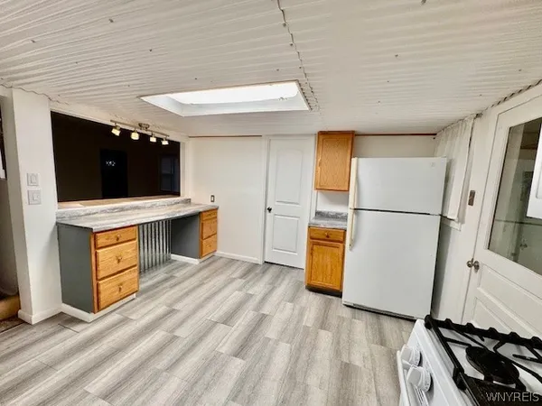 $1,650 | 9563 Oakland Street, Evans, NY 14006