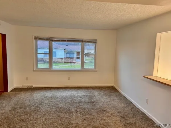 $1,650 | 9563 Oakland Street, Evans, NY 14006