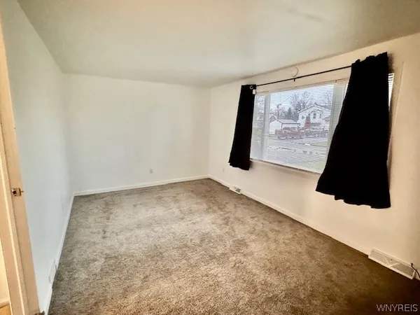 $1,650 | 9563 Oakland Street, Evans, NY 14006