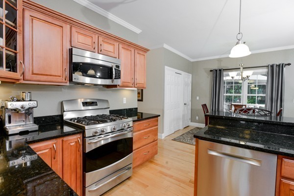 6 Deer Run Road Bristol, RI 02809 - Photo 6 of 30 Gallery Image 6