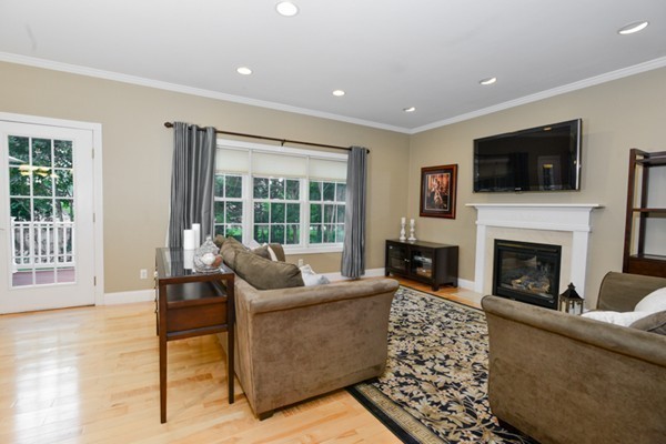 6 Deer Run Road Bristol, RI 02809 - Photo 8 of 30 Gallery Image 8