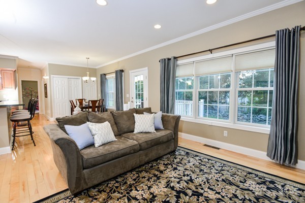 6 Deer Run Road Bristol, RI 02809 - Photo 9 of 30 Gallery Image 9