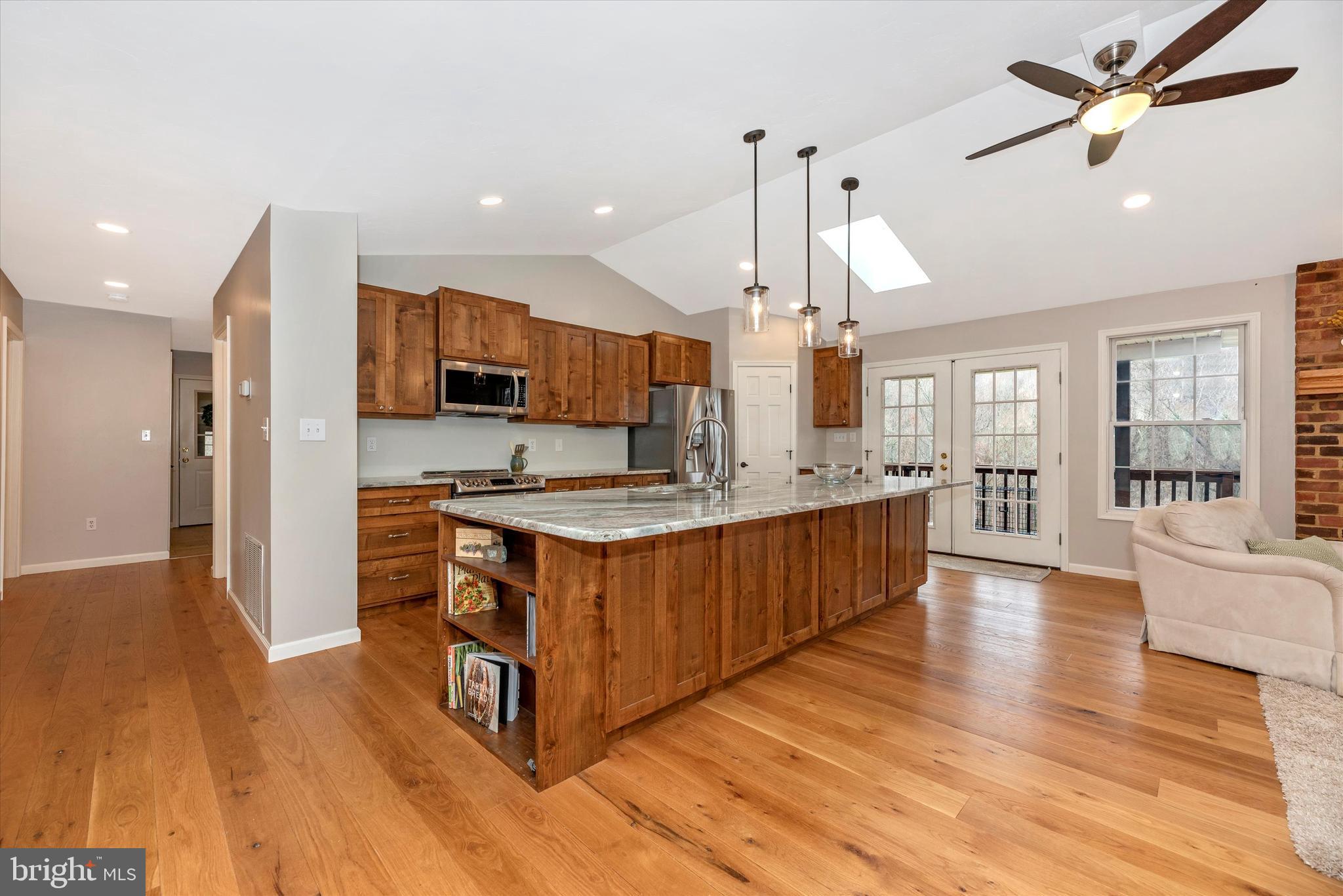 10831 Easterday Road Myersville, MD 21773 - Photo 21 of 49 Room for the Whole Family!
