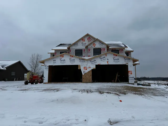 $335,000 | 2616 North Point Drive, New London, WI 54961