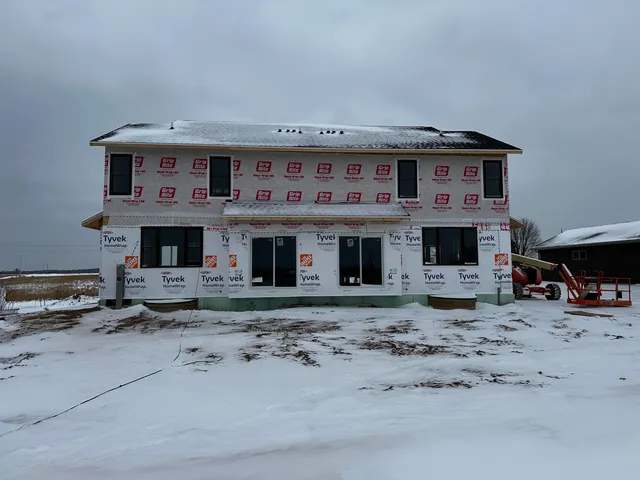 $335,000 | 2616 North Point Drive, New London, WI 54961