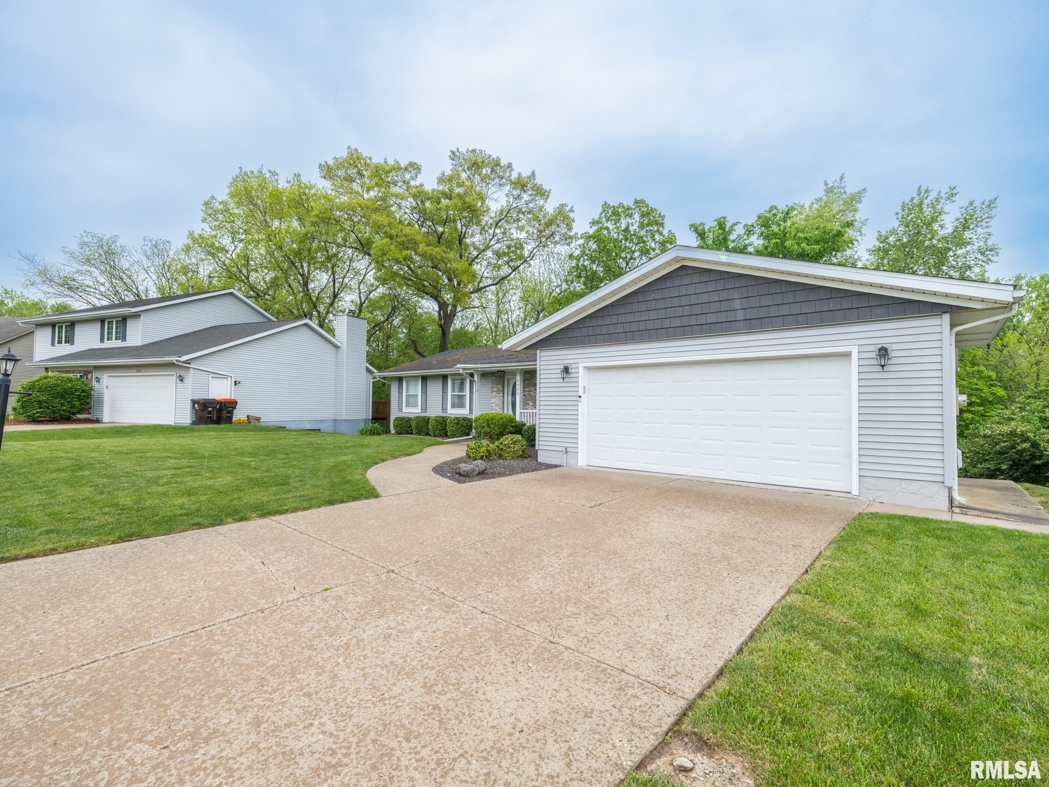 5920 West Ridgecrest Circle Peoria, IL 61615 - Photo 3 of 70 Gallery Image 3