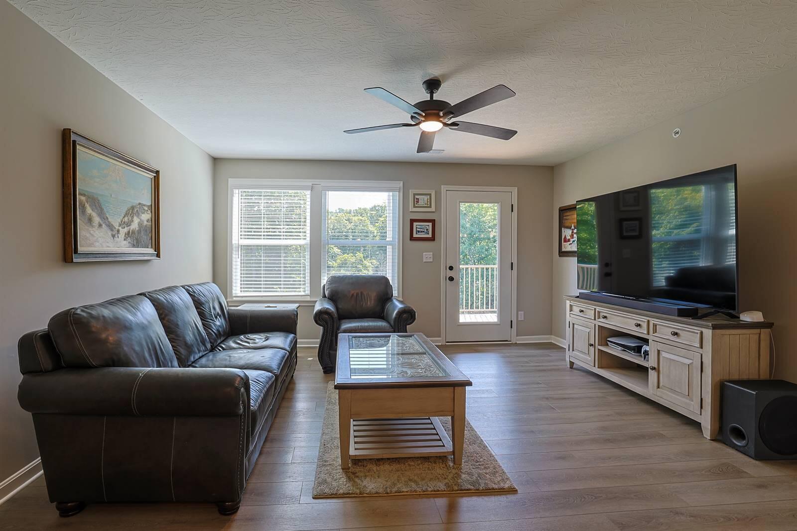 2467 Bella Ridge Fort Mitchell, KY 41017 - Photo 13 of 31 005-Living-Room